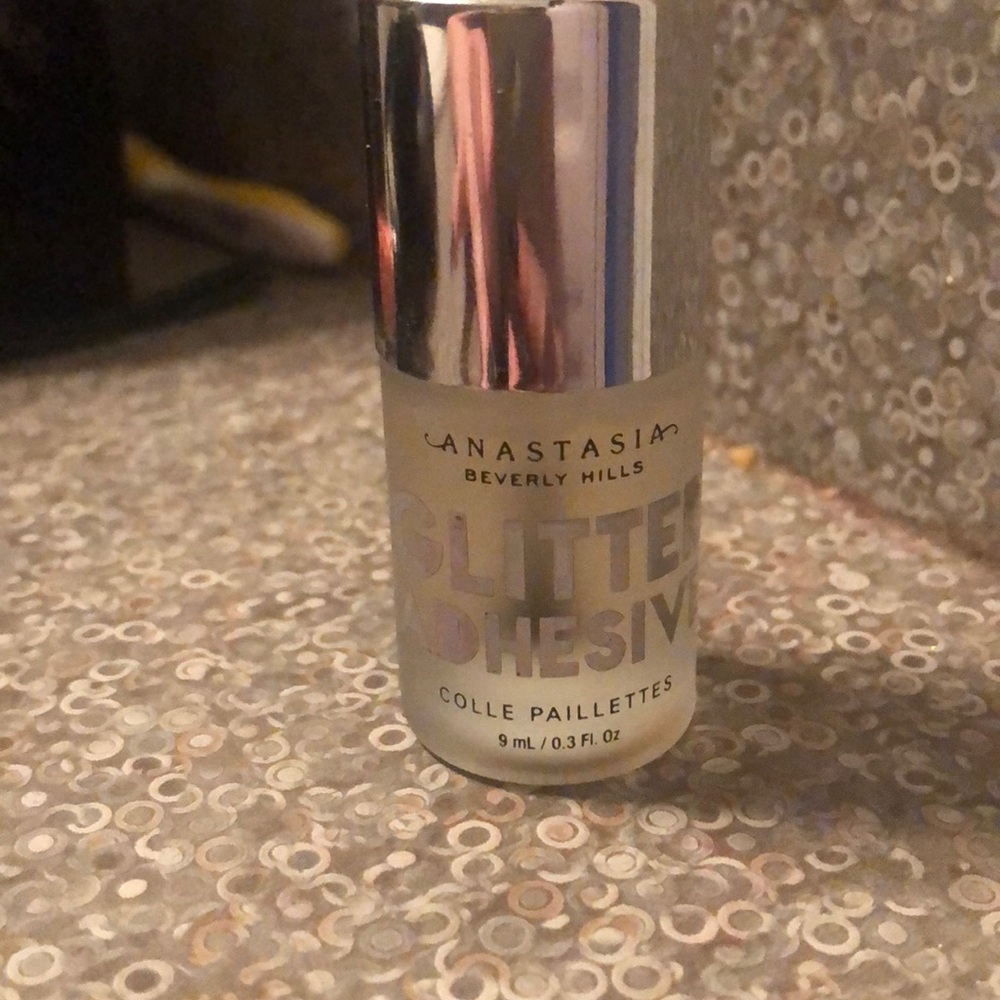 Anastasia Beverly Hills Glitter glue
